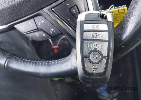 2017 Ford Fusion Hybrid Titanium z USA, uszkodzony, nr VIN 3FA6P0RU1HR359869